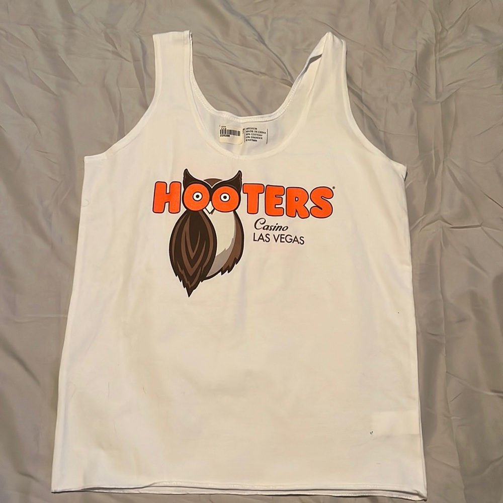 Hooters tank